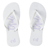 Bride, weiß violette Lava Monogramm Initialen Badesandalen (Fußbett)