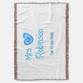 Bride zu Mrs. Name Datum blau Herz Wassercolo Decke (Vorderseite Vertikal)