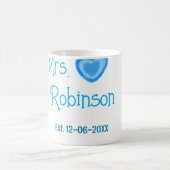 Bride zu Mrs. Name Datum blau Herz Wassercolo Kaffeetasse (Mittel)