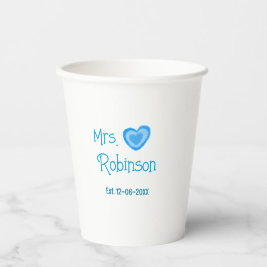 Bride zu Mrs. Name Datum blau Herz Wassercolo Pappbecher (Vorderseite)