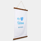 Bride zu Mrs. Name Datum blau Herz Wassercolo Wandteppich Mit Holzrahmen (Gewinkelt)