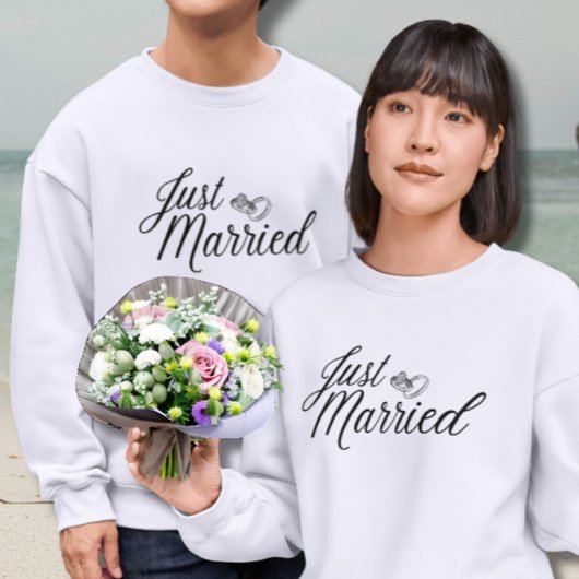 Bride's Just Married Matching Honeymoon Outfit T-Shirt