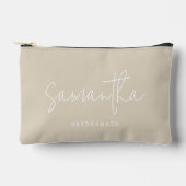 Bridesmaid Individuelle Name Script Neutral Chic Zubehörtasche (Vorderseite)