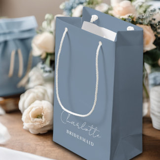 Bridesmaid | Minimalistisches Script Dusty Blue Kleine Geschenktüte
