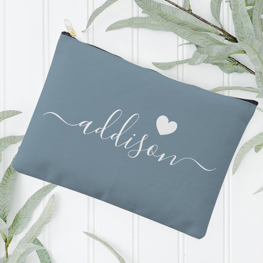 Bridesmaid Modern Script Dusty Blue Heart Zubehörtasche