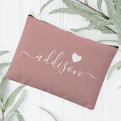 Bridesmaid Modern Script Dusty Rose Herz Zubehörtasche