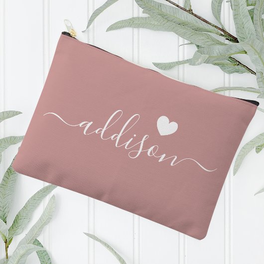 Bridesmaid Modern Script Dusty Rose Herz Zubehörtasche