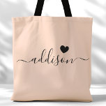 Bridesmaid Modernes Drehbuch Herz Peach Beige Tasche<br><div class="desc">Diese schicke Tasche mit Tote besticht durch einen wunderschönen Peach Beige Hintergrund, der mit einem modernen Script-Schriftart und einem zarten Herzdesign geschmückt ist. Die weiche, elegante Farbe und die ausgeklügelte Typografie machen sie zu einem idealen Accessoire für Brautmädchen oder alle, die stilvolle und trendige Designs Liebe haben. Dieser Totbeutel ist...</div>