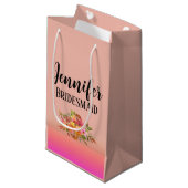 Bridesmaid | Modernes, florales Personalisiert Kleine Geschenktüte (Vorderseite Schrägansicht)