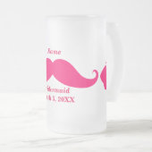 Bridesmaid Pink Mustache Mattiert Glass Tasse (VorderseiteRechts)