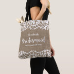 Bridesmaid Rustic Lace Burlap Personalisierte Hoch Tasche<br><div class="desc">Ihre Brautjungfrauen werden diese wunderschöne personalisierte Totentasche mit einem rustikalen Spitzen-Set vor einem Imitat-Rutsche Hintergrund Liebe. Fügen Sie den Namen und den benutzerdefinierten Text Ihrer Brautjungfrau hinzu,  um ihn zu personalisieren. Ideal für Hochzeitsreisen wie Make-up,  Schuhe,  Kleidung und vieles mehr. Arbeitet gut für rustikale oder ländlich schicke Scheunenhochzeiten.</div>