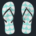 Bridge Aquamarin Blue & White Wedding Hearts Party Badesandalen<br><div class="desc">Lächeln Sie sich an,  wenn sie diese lustigen Flip Flops bekommt,  geben Sie ihr die passende Tasche,  sie wird diese wunderbare Liebe! Personalisieren Sie es nach Ihrer Wahl. Ideal für Gastgeschenke,  Brautparty,  Babydusche oder Geburtstagsgeschenke. Suchen Sie nach weiteren lustigen Ideen,  die alle Teil der BRIDE & CO. Kollektion sind.</div>