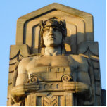Bridge Guard (Auto) Cleveland Foto-Skulptur Freistehende Fotoskulptur<br><div class="desc">Woll,  die klassische Aussicht von Cleveland zu genießen,  egal wo du bist? 3 D Fotoskulptur der Brückenwache mit dem Auto,  macht ein lustiges Gesprächsstück in Zuhause oder Büro! Auch hier sind Leuchtturmskulpturen (Winter und Sommer) verfügbar.</div>