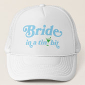 Bridge in einem tinischen Bit Hat Cap Bachelorette Truckerkappe (Vorderseite)