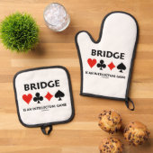 Bridge ist ein intellektuelles Spiel Vier-Karten-A Ofenhandschuh & Topflappen-Set (Oben Unten)