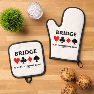 Bridge ist ein intellektuelles Spiel Vier-Karten-A Ofenhandschuh & Topflappen-Set