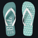 Bridge Personalisiert Wedding Türkis Flip Flops Badesandalen<br><div class="desc">Unsere maßgeschneiderten Braut-dreh-drehte sind mit viel Spaß für die Braut entworfen worden.  Erstellen Sie Ihre individuellen Flip Flops,  um Ihren Hochzeitstag zu begehen.  Ideal für Brautpartys,  Junggeselinnen-Abschiede und Hochzeiten am Strand!</div>