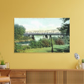 Bridge Street View von Hadley Bridge Leinwanddruck (Insitu (Wohnzimmer))