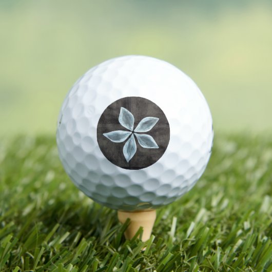 Bridgestone e6 Schwarz mit weißer Blume Golfball (Insitu T-Shirt)