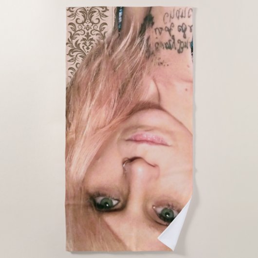 Bridget Brand Beach Handtuch (Vorderseite)