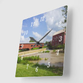 Bridgeton-Brücke und Mauermauer Quadratische Wanduhr (Winkel)