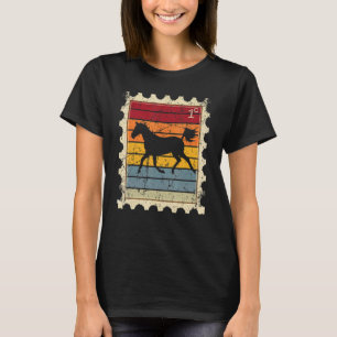 Briefmarke mit einem Sonnenuntergang-Pferd 4 T-Shirt