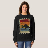 Briefmarke mit einem Sonnenuntergangsfisch Sweatshirt (Vorne ganz)