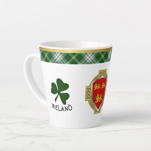 Brien Irish Shield & Tartan Personalisiert Milchtasse (Linke Ecke)