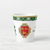 Brien Irish Shield & Tartan Personalisiert Milchtasse (Vorderseite)
