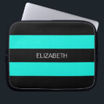 Bright Aqua Black Horiz Preppy Strip #3 Monogram Laptopschutzhülle<br><div class="desc">Helle Aqua und Schwarz Classic Preppy Horizontal Rugby Stripes #3 Monogram A stylish fett horizontal Streifen Muster mit einer Vorlage für Ihren Namen, Initialen oder anderen Text. Sie können auch den Schriftart und die Textgröße anpassen, den Text verschieben oder entfernen, zusätzliche Textfelder hinzufügen, Ihre eigenen Bilder hinzufügen und vieles mehr,...</div>