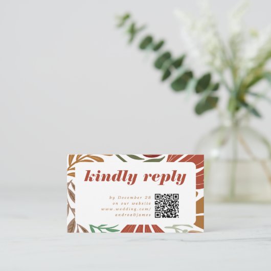 Bright Bold Retro Terracotta Floral Wedding RSVP Begleitkarte (Stehend Vorderseite)