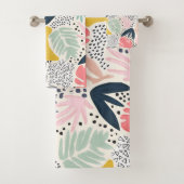 Bright Bold Tropical Collage Pattern Badhandtuch Set (Insitu)