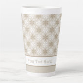 Bright Brown Tan Winter White Snowflake Muster Milchtasse (Vorderseite)