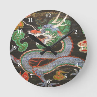 Bright Colorful Asian Dragon Runde Wanduhr