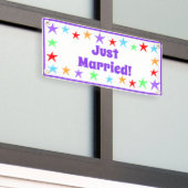 Bright Fun Just Married Banner (Äußeres Gebäude)