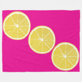 Bright Lemon Trio on Hot Pink Fleece Blanket (Vorderseite (Horizontal))