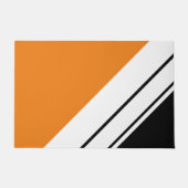 Bright Orange Black Diagonal White Racing Streifen Fußmatte (Vorderseite)