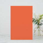 Bright Orange Minimalist Solid Background Briefpapier (Stehend Vorderseite)