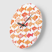Bright Orange Watercolor Fish Pattern Große Wanduhr (Winkel)