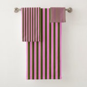 Bright Pink and Green Retro Stripe Modern Badhandtuch Set (Insitu)