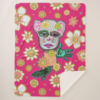 Bright Pink Drollery Floral von Natalie Schorr Sherpadecke