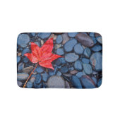 Bright Red Fall Leaf Badematte (Vorderseite)