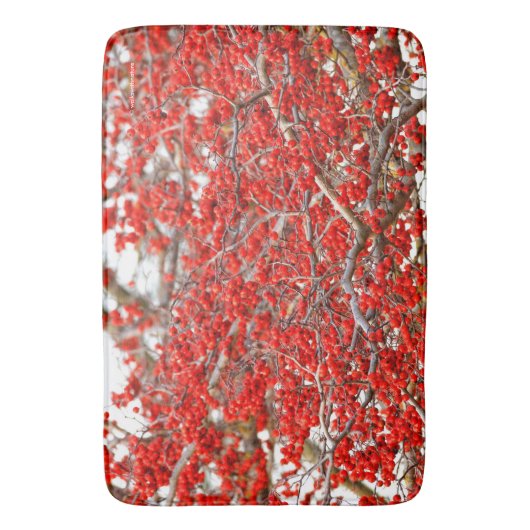 Bright Red Winterberries Holly Trees Berries Badematte (Vorderseite Vertikal)