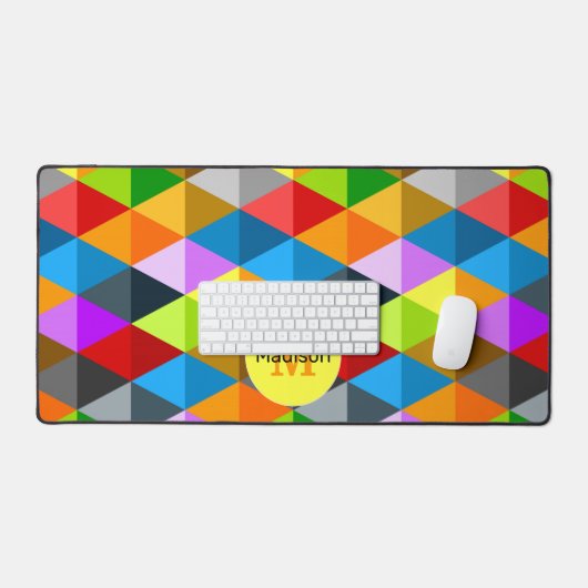 Bright Retro farbige Dreiecke Muster Monogram Schreibtischunterlage (Tastatur & Maus)