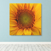 Bright Sunflower Leinwanddruck (Insitu (Holzboden))