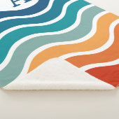 Bright Wavy Stripes Muster mit Monogramm Sherpadecke (3/4)