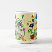 Bright Whimsical Wild Poppy & Butter Yellow Kaffeetasse (Mittel)