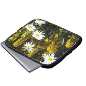 Bright White Daisies Laptopschutzhülle (Vorne Knopf)