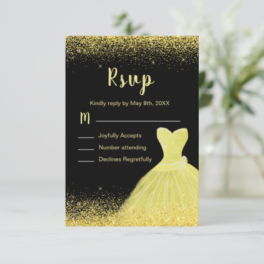 Bright Yellow Dress Faux Glitter Sweet 16 Birthday RSVP Karte (Stehend Vorderseite)