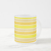 Bright Yellow Horizontal Striped Mattglastasse (VorderseiteRechts)